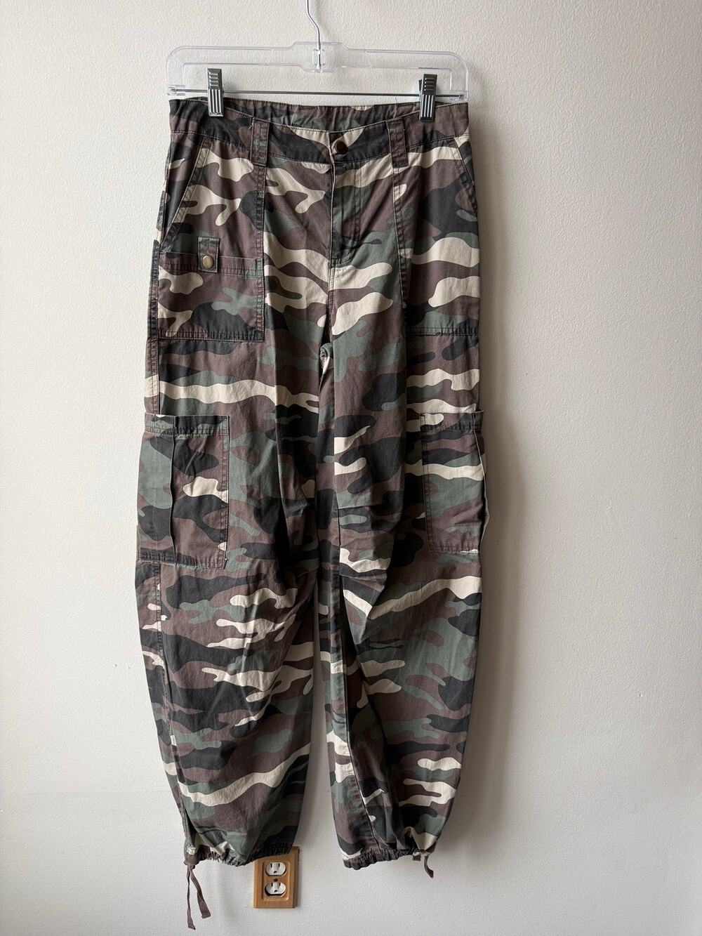 Wild Fable Camo Cargo Parachute Pants Retro Skater Grunge Gorpcore Streetwear XS